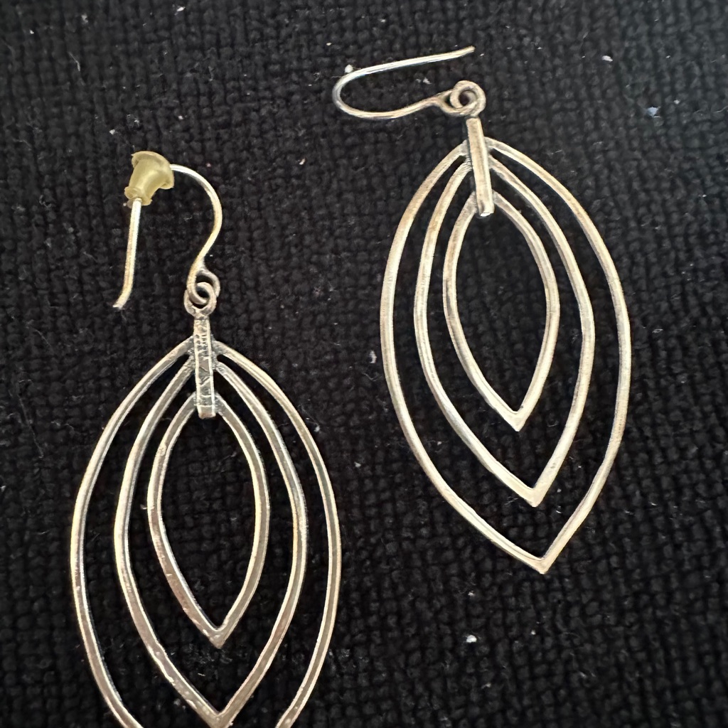 Silpada Elegant Rare Sterling Silver Dangle Earrings 79$